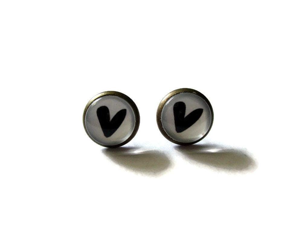 Black Heart Stud Earrings / Les Copines D'Abords