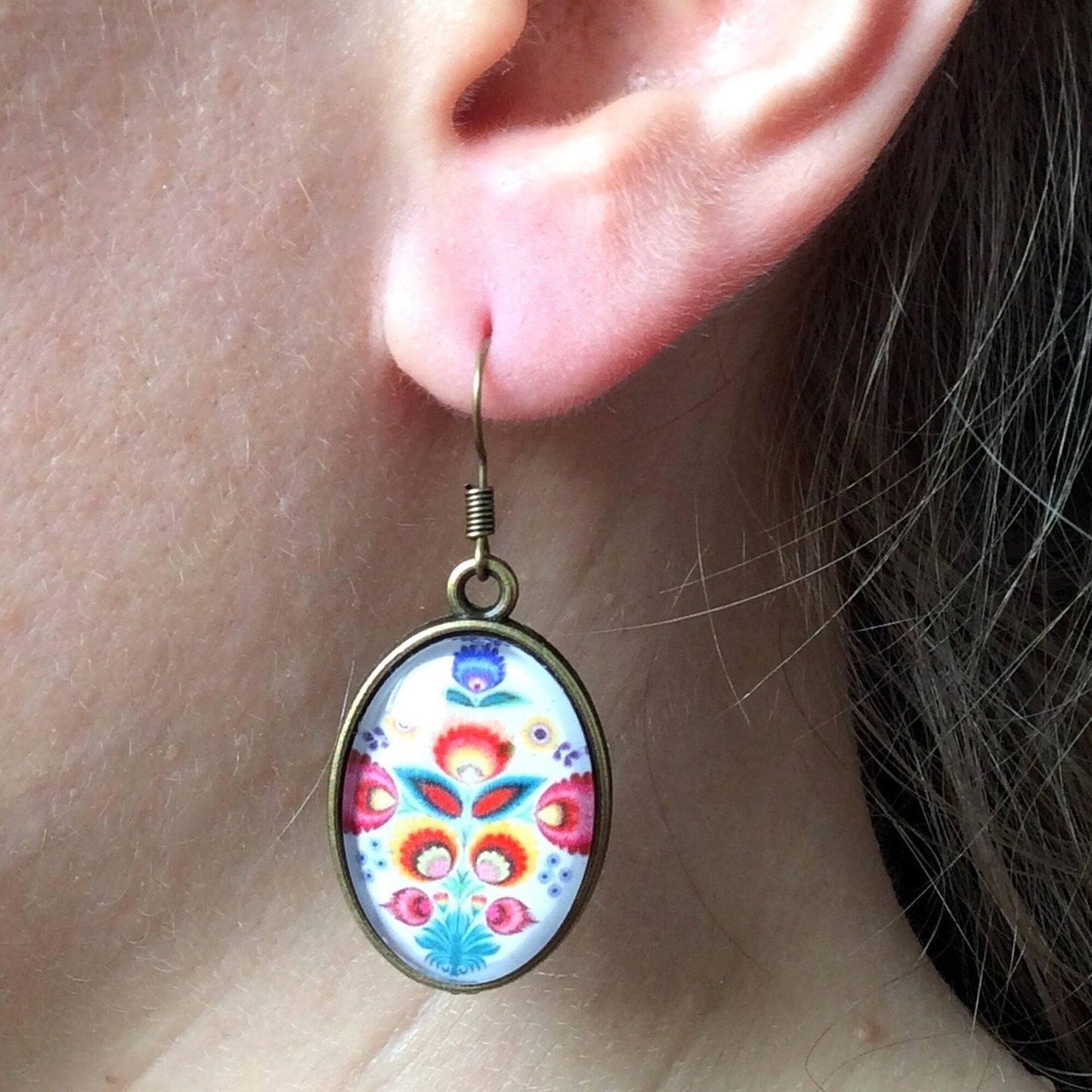 Boucles d'Oreilles Ovales Motif Folk Blanc