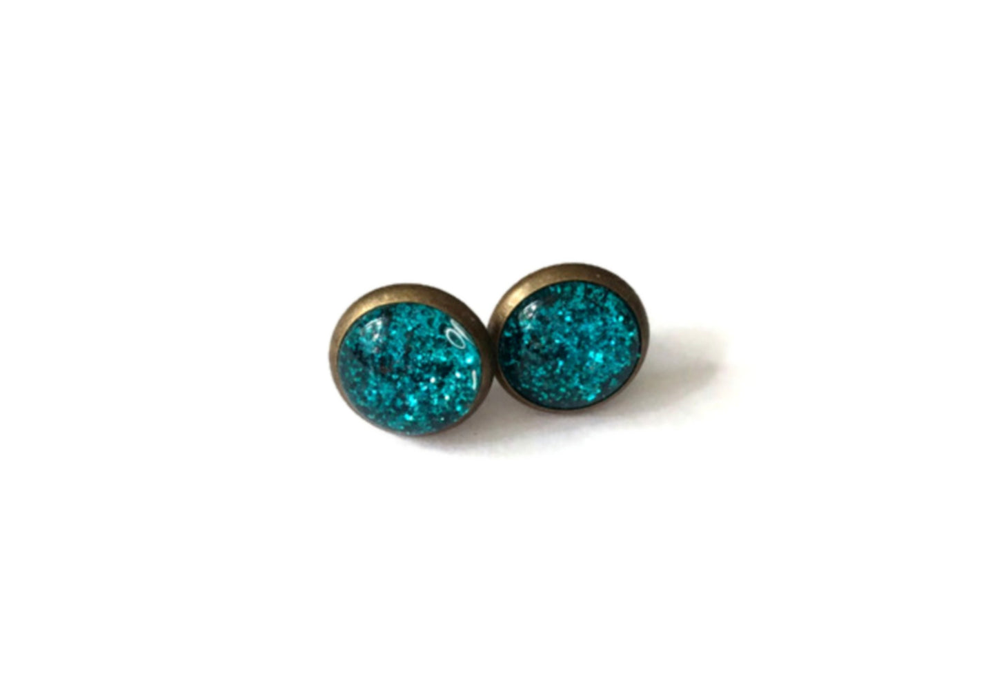 Turquoise Glitter Stud Earrings / "Prendre la vie du côté Paillettes"