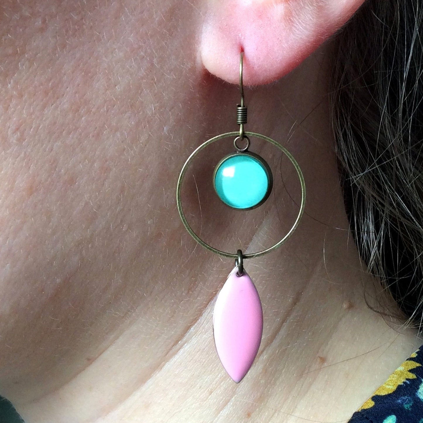 Boucles d'Oreilles Créoles Turquoises émail Rose