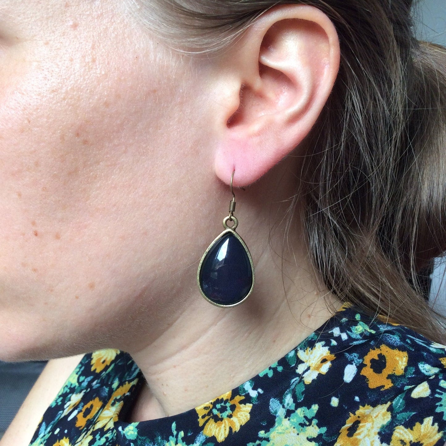 Black teardrop earrings