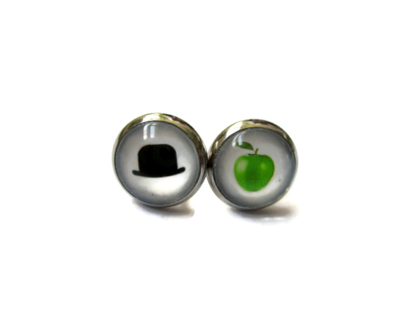 Magritte stud earrings