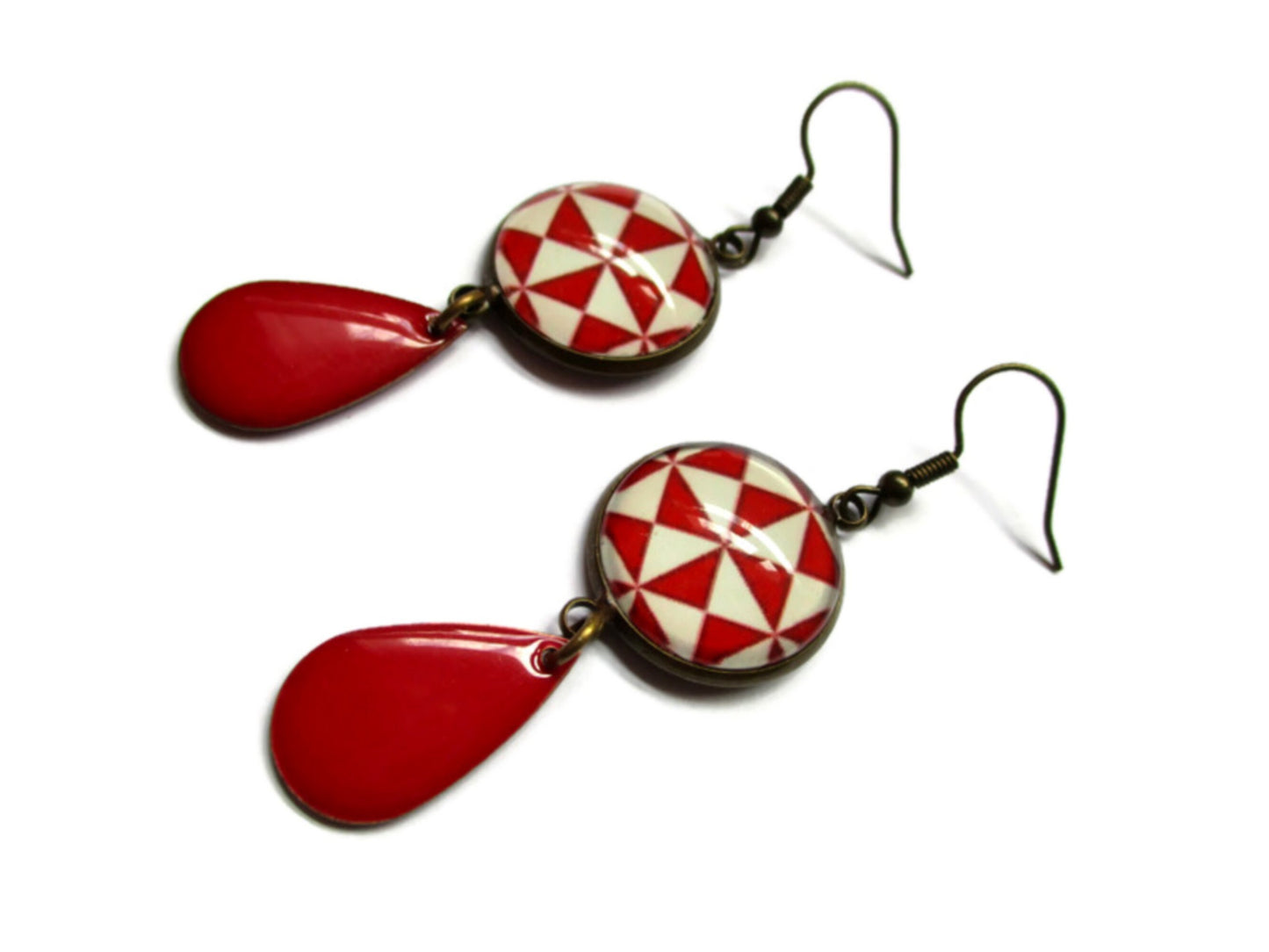 Boucles d'Oreilles Motif Géométrique Rouge et Blanc, émail