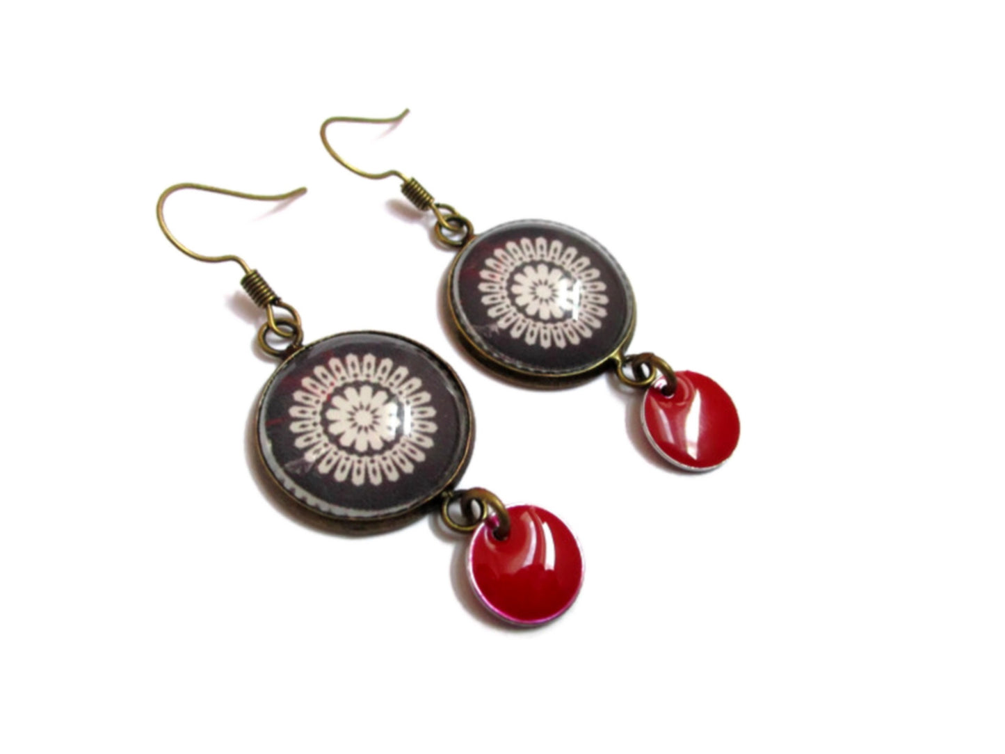 Boucles d'Oreilles Rosace Noire et Blanche, émail Rouge