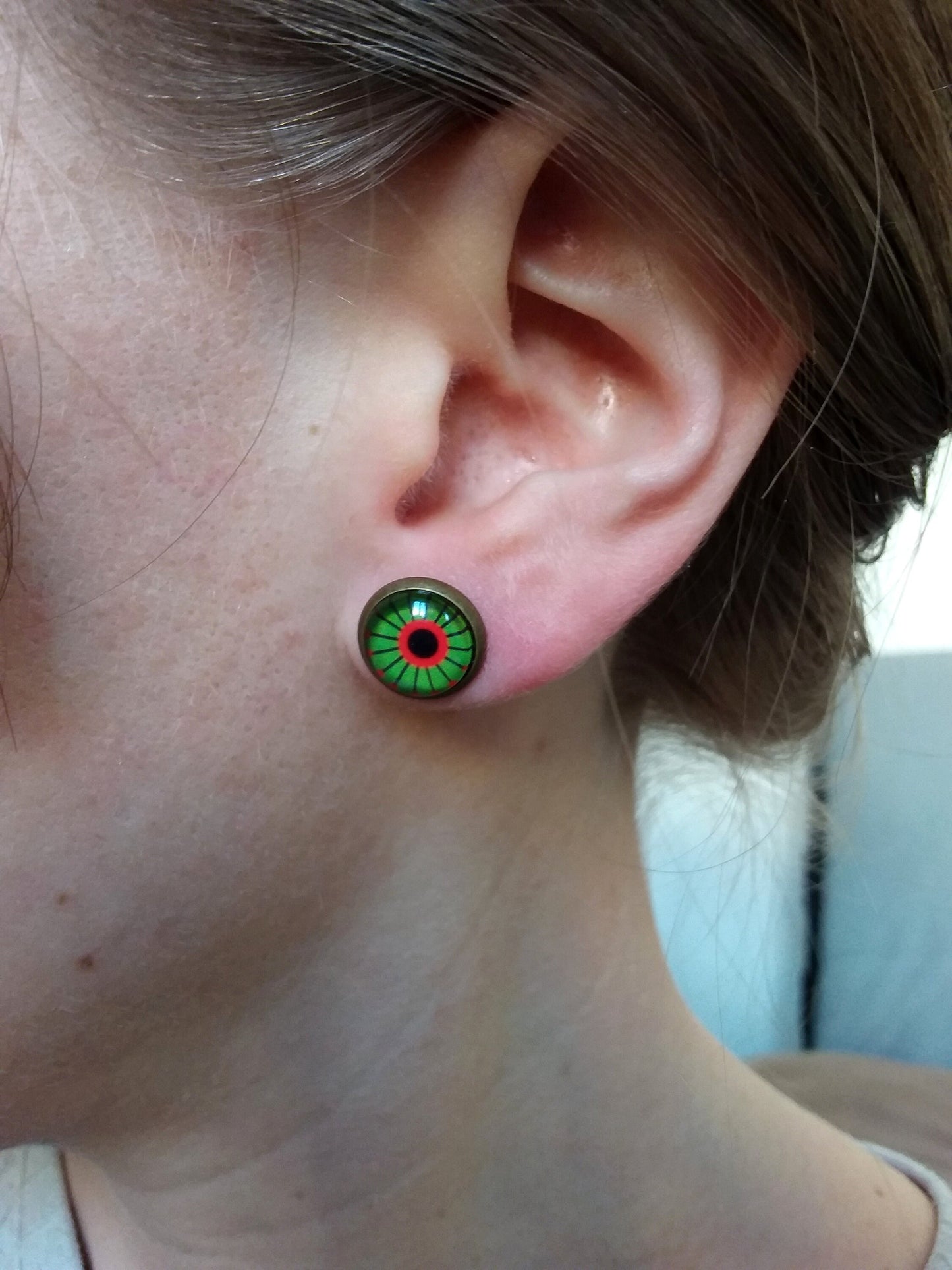 Puces d'Oreilles Motif Ethnique Vert et Rouge