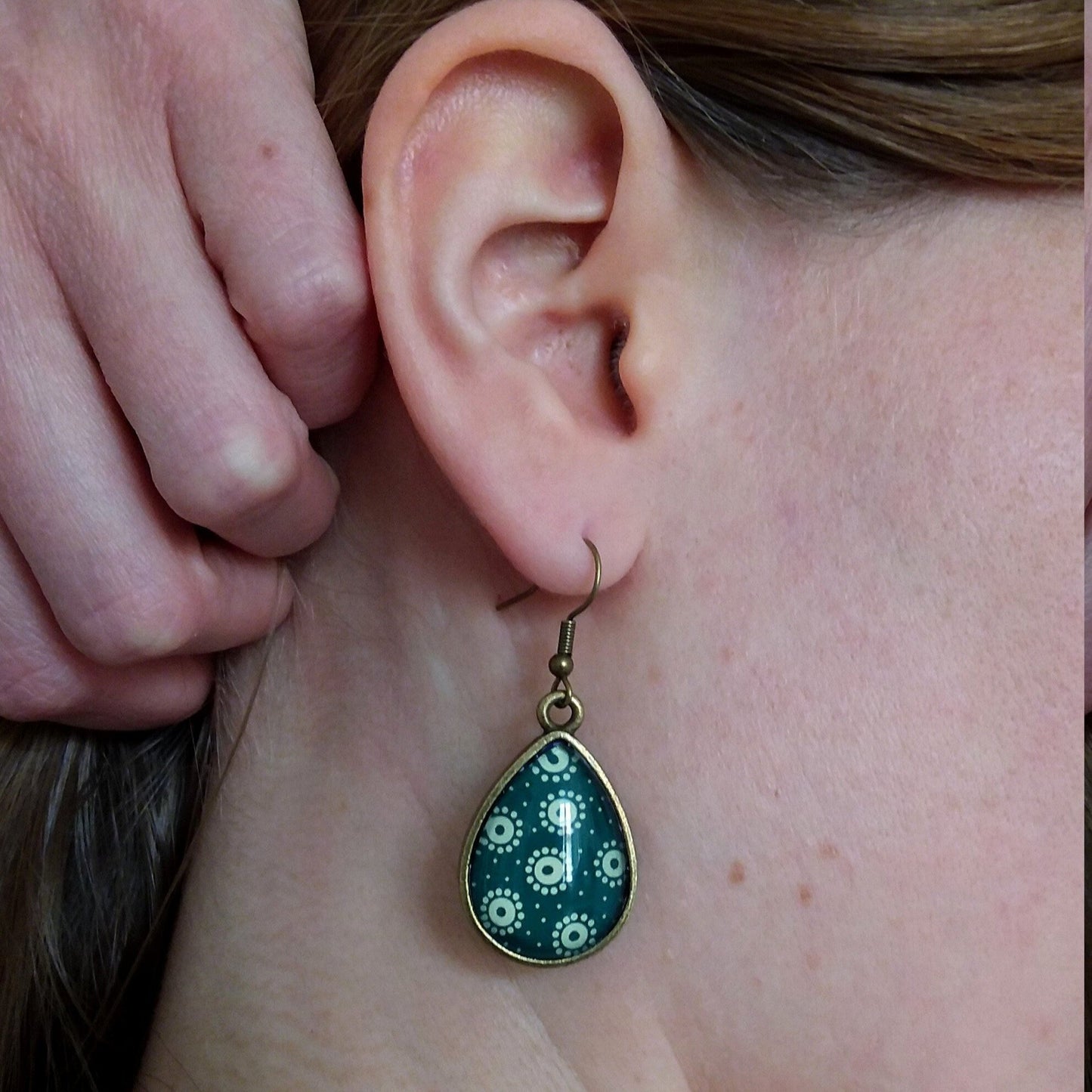 Green and beige Teardrop earrings 