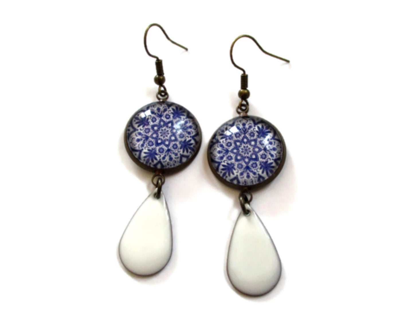 Boucles d'Oreilles Mandala Bleu, émail Blanc