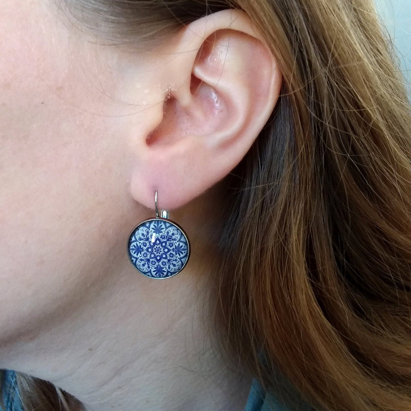 Boucles d'Oreilles Dormeuses Azulejos Bleu et Blanc