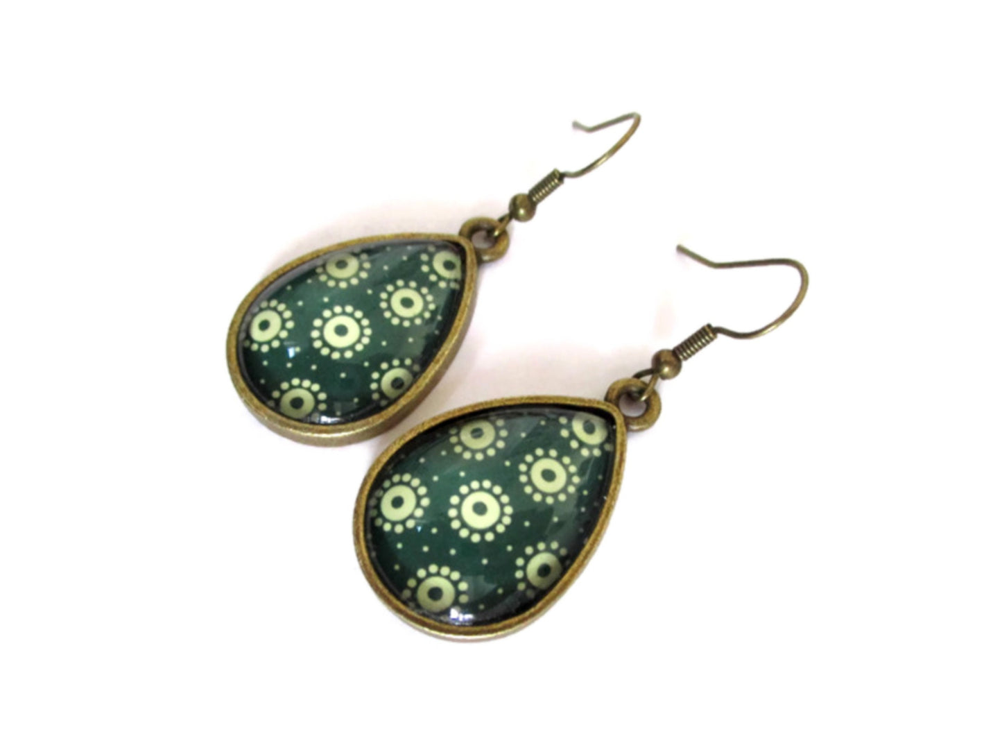 Green and beige Teardrop earrings 