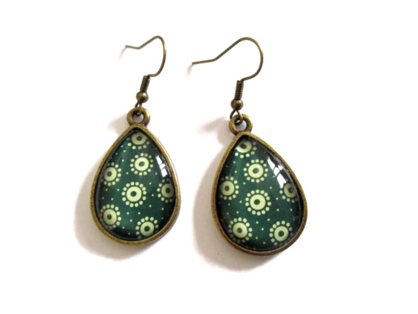 Green and beige Teardrop earrings 