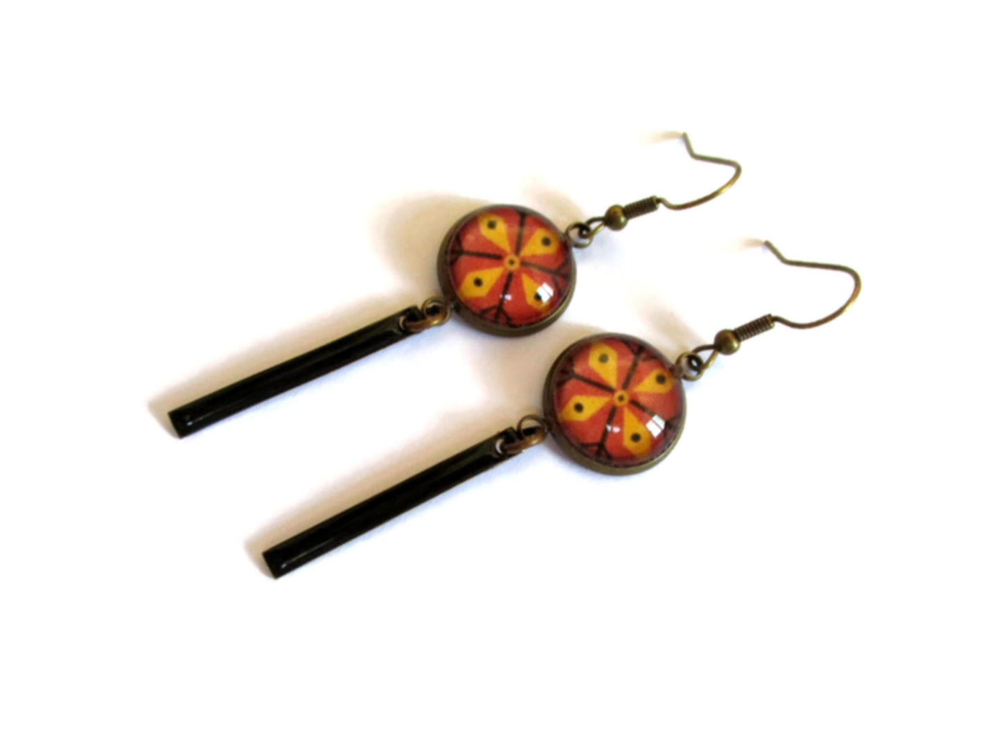 Boucles d'Oreilles Motif Géométrique Jaune moutarde et Bordeaux, émail Noir