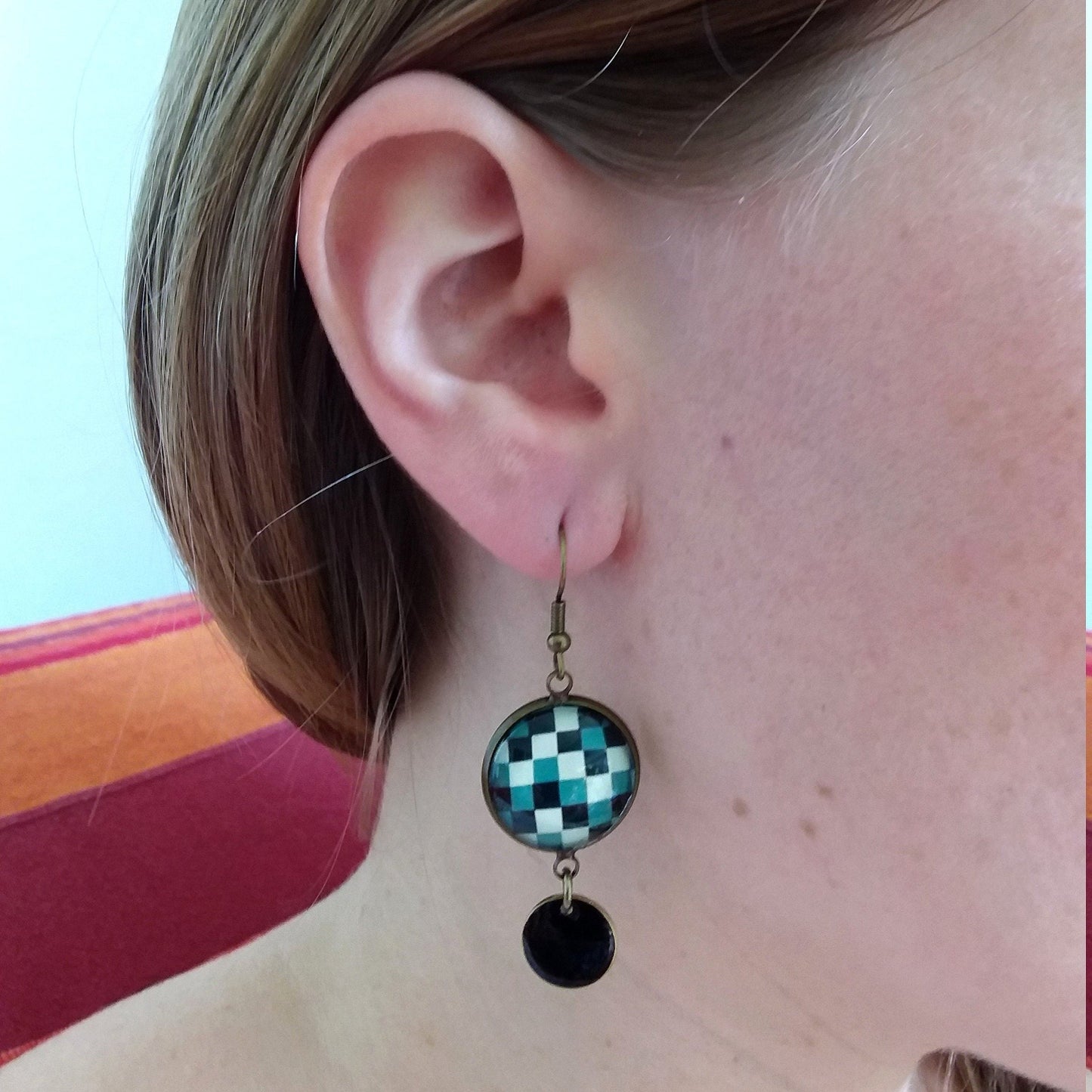 Checked pattern and black enamel Earrings