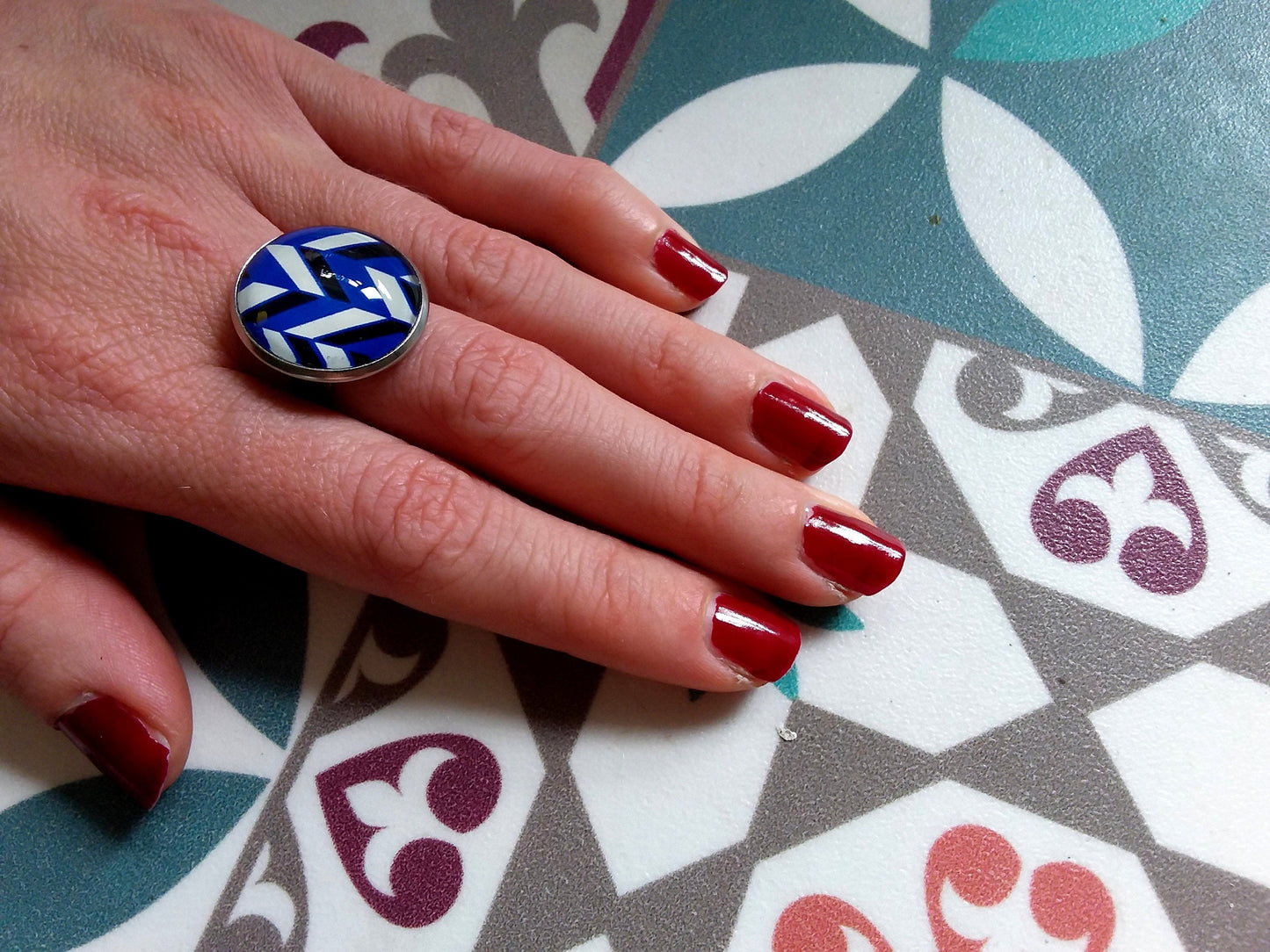 Bague Motif Chevron Bleu et Blanc