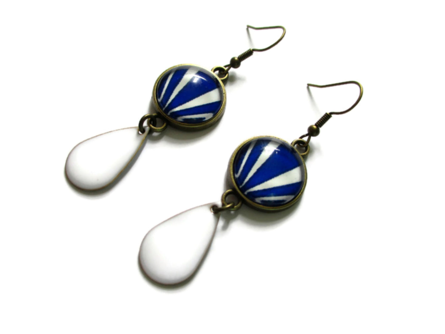 Boucles d'Oreilles Pendantes Bleues et Blanches, émail blanc