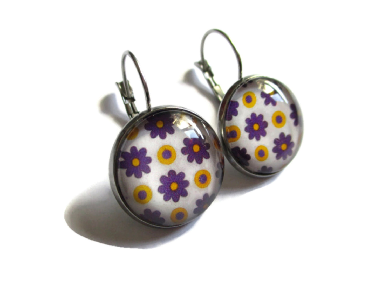 Boucles d'Oreilles Dormeuses Fleurs Violettes et Jaunes