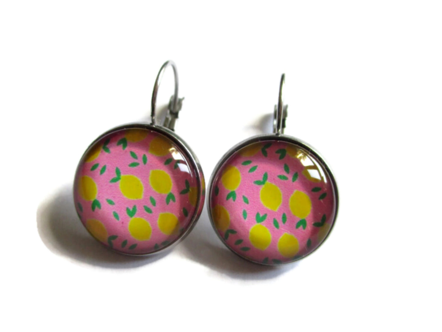 Boucles d'Oreilles Dormeuses Citrons sur fond Rose