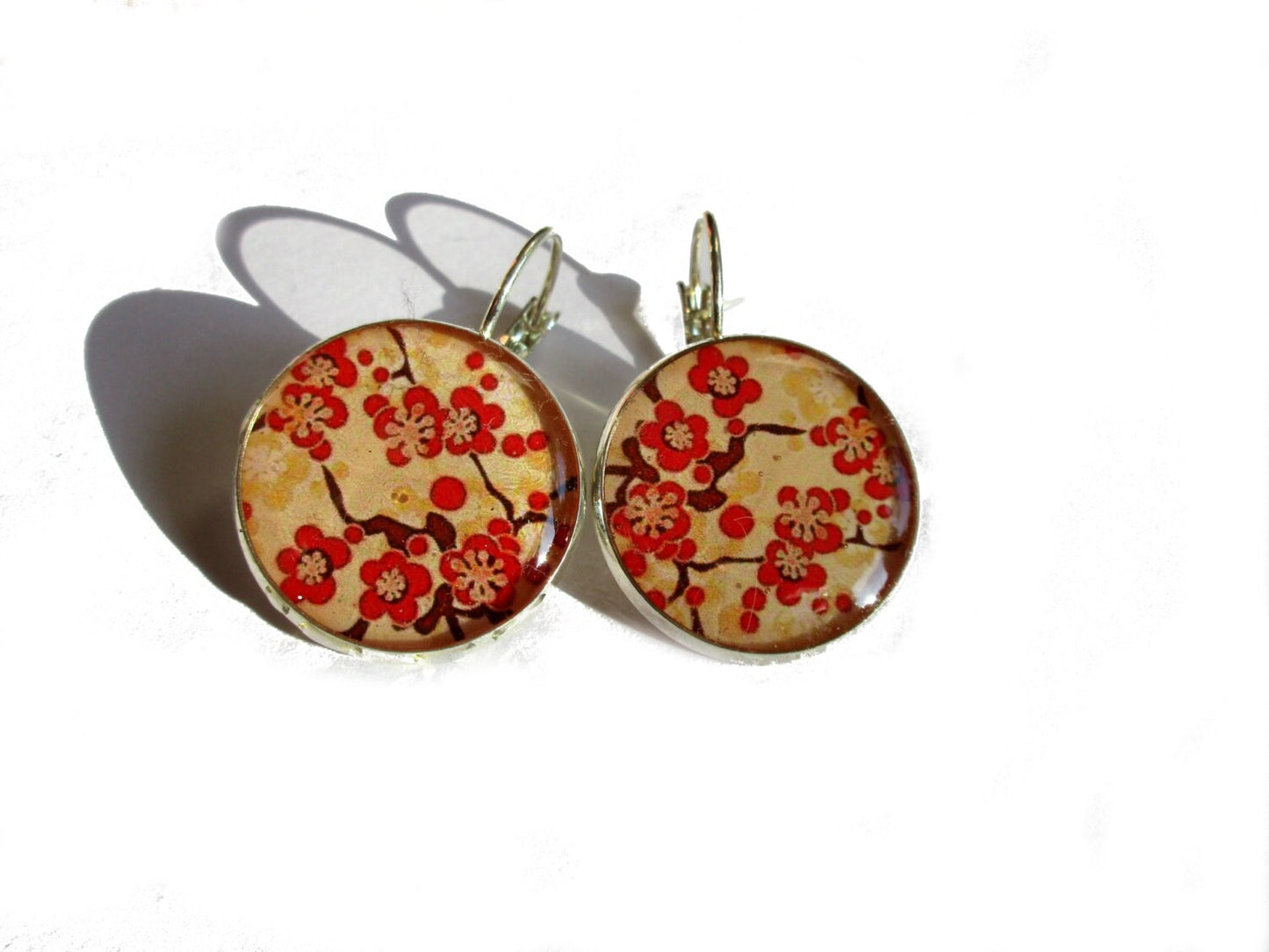 Boucles d'Oreilles Dormeuses Sakura Rouge