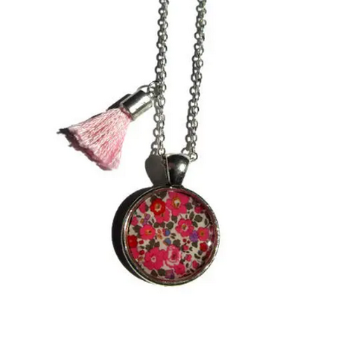 Little pink flowers necklace
