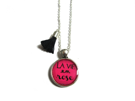 La vie en rose necklace 