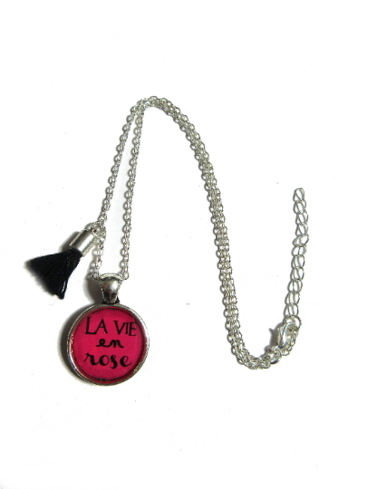 La vie en rose necklace 