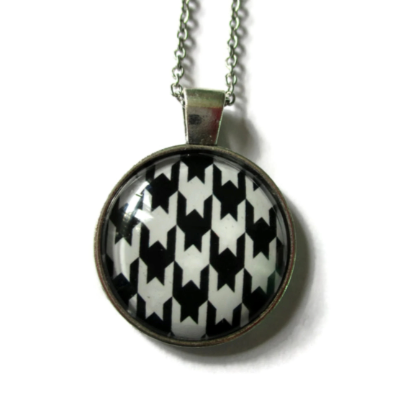 Collier motif Pied de poule noir et blanc