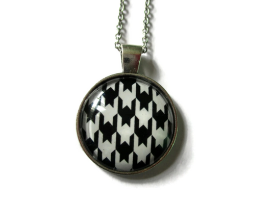 Houndstooth necklace