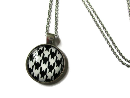 Collier motif Pied de poule noir et blanc