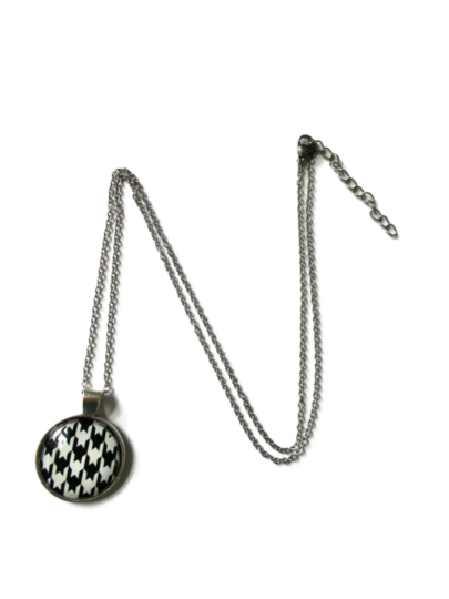 Houndstooth necklace