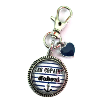 Les copains d'abord Keychain 